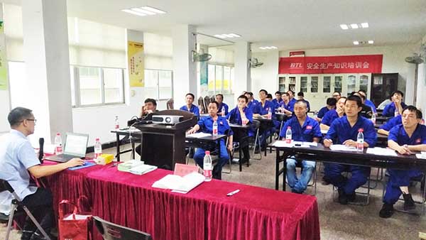 員工安全教育培訓02.jpg 員工安全教育培訓02.jpg