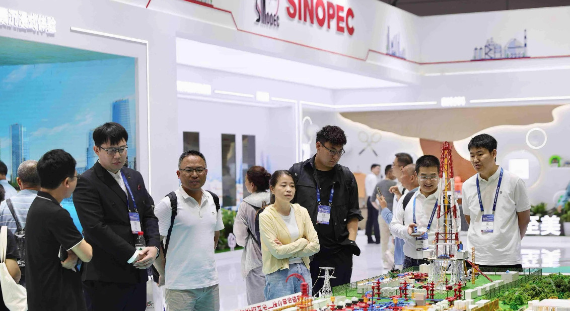 826474822.jpg 826474822.jpg