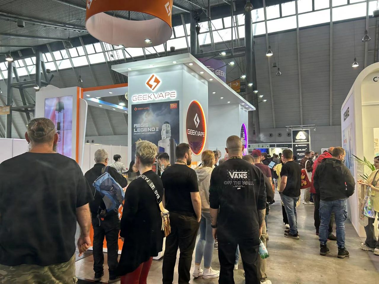 德國斯圖加特電子煙現(xiàn)場圖.jpg 德國斯圖加特電子煙現(xiàn)場圖.jpg